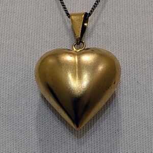 NWOT Vintage Goldtone Heart Shaped Harmony Ball